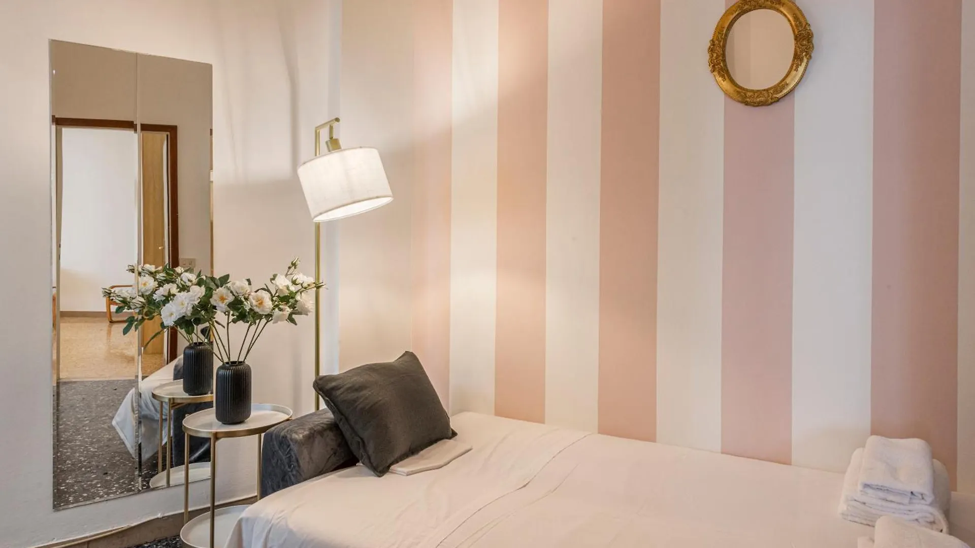 The Luxor Suites - Casentino 53 Florence Apartment